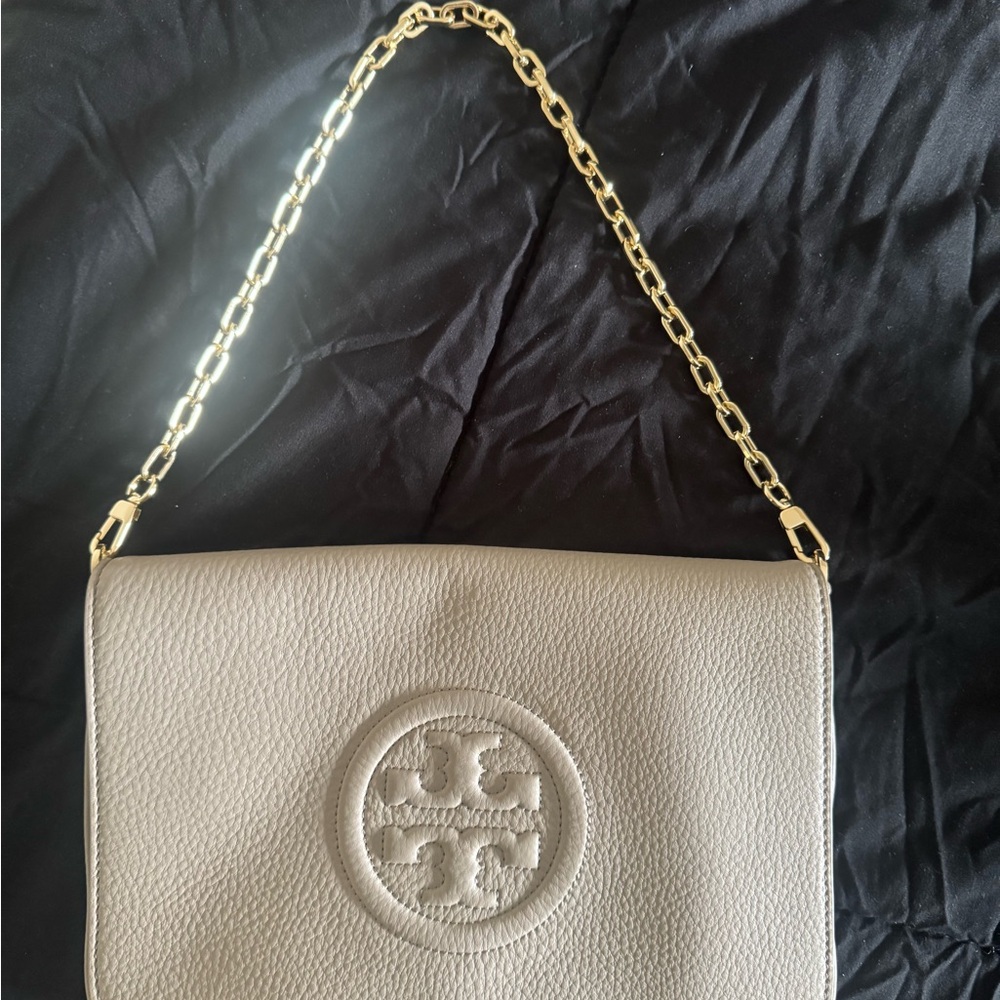 Tory Burch Beige Shoulder Bag with Gold Chain